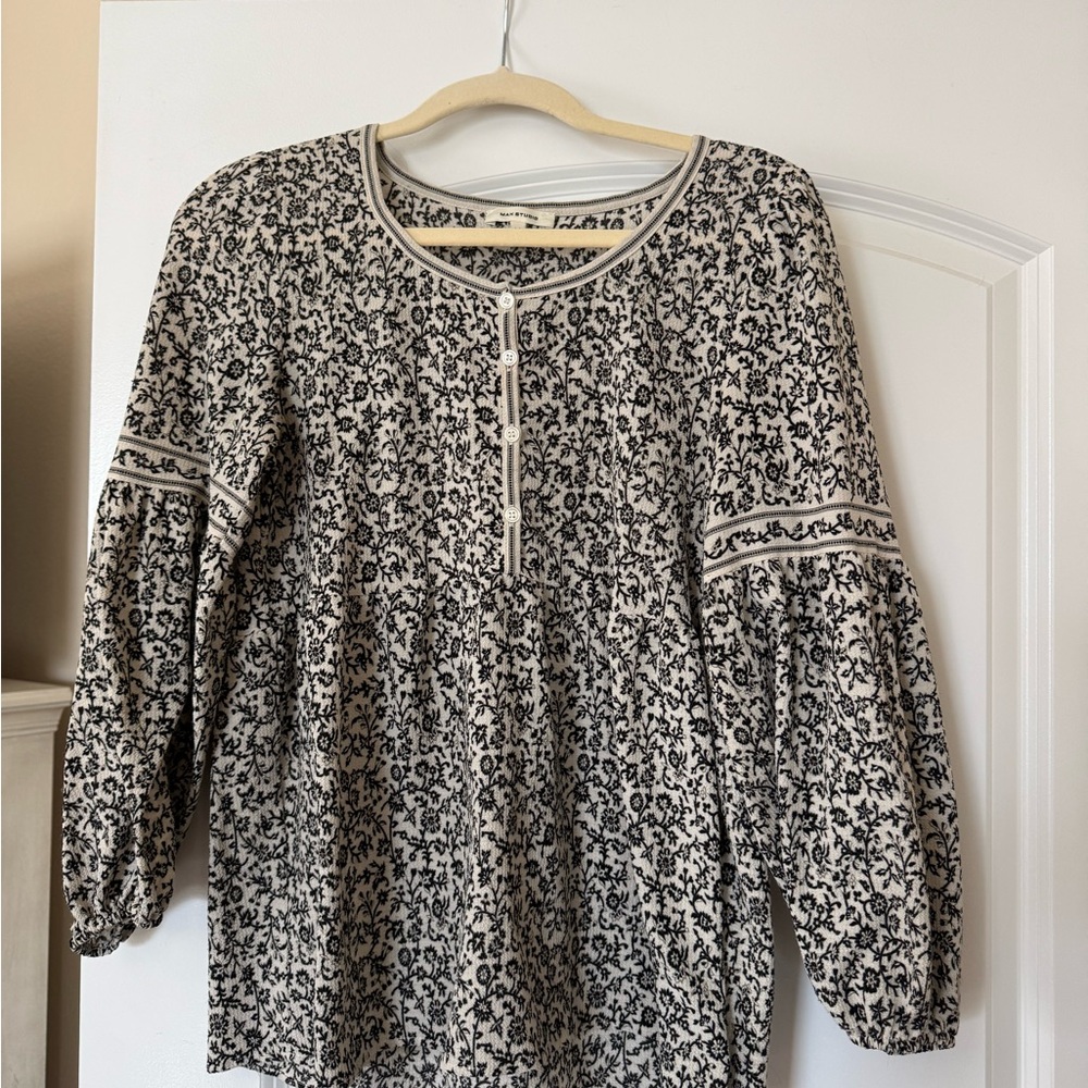 Max Studio Black and White Floral Blouse